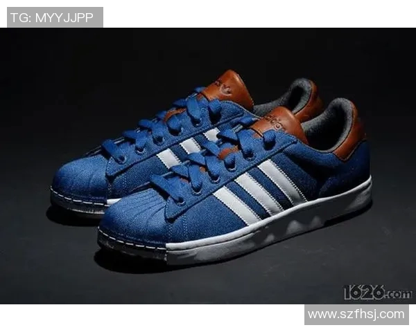 用像素画风格重现足球明星的经典瞬间与独特魅力