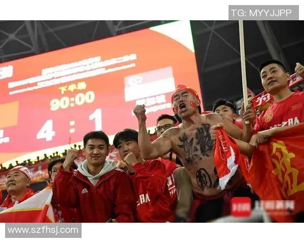 足球明星与球迷激情互动瞬间回顾精彩集锦 足球明星与球迷激情互动瞬间回顾精彩集锦